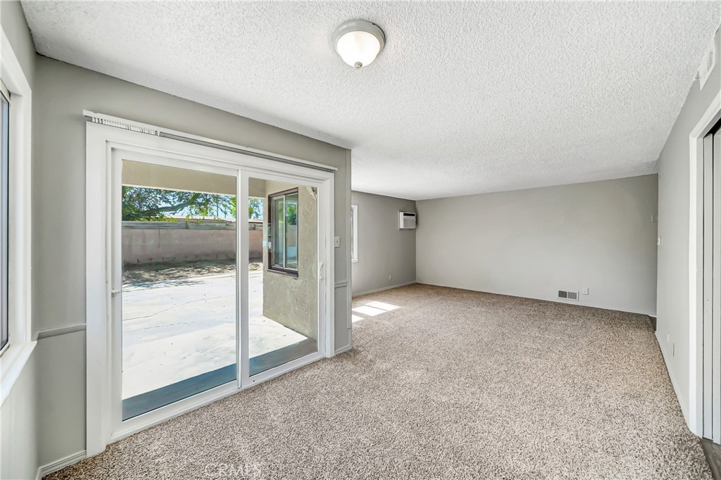 1438 W Avenue H-14 Property Photo 6