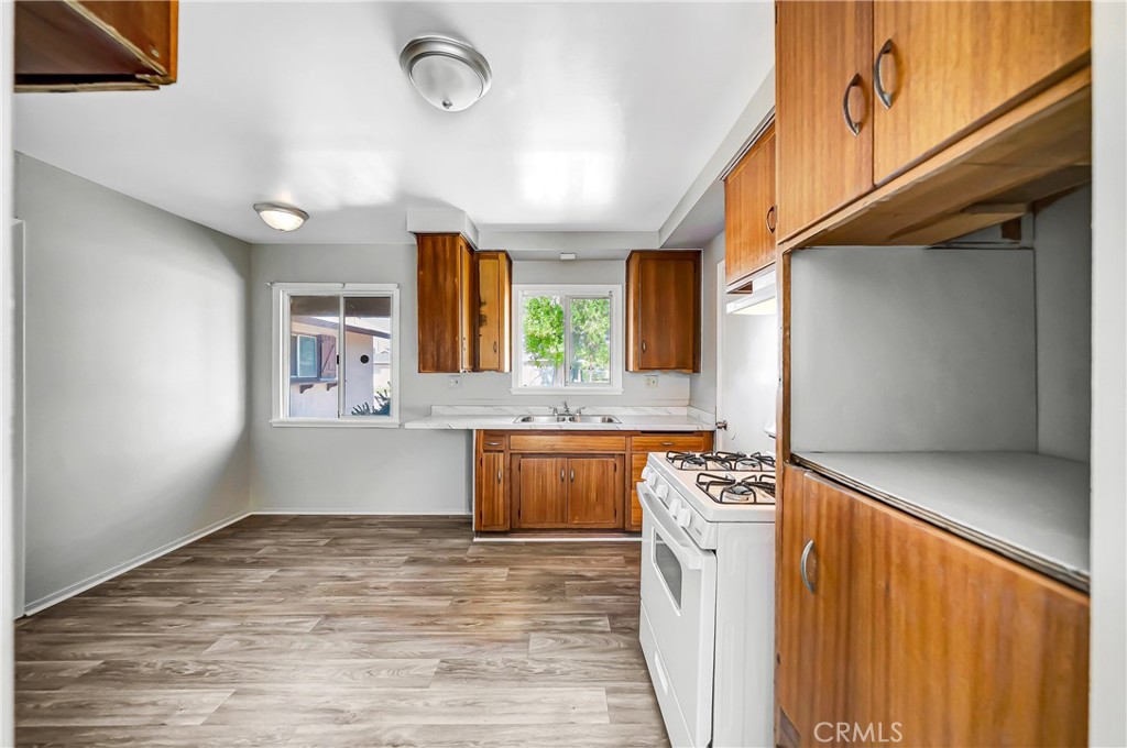 1438 W Avenue H-14 Property Photo 12