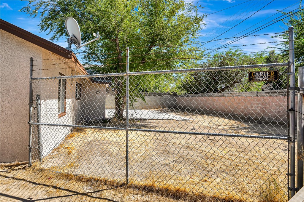 1438 W Avenue H-14 Property Photo 35