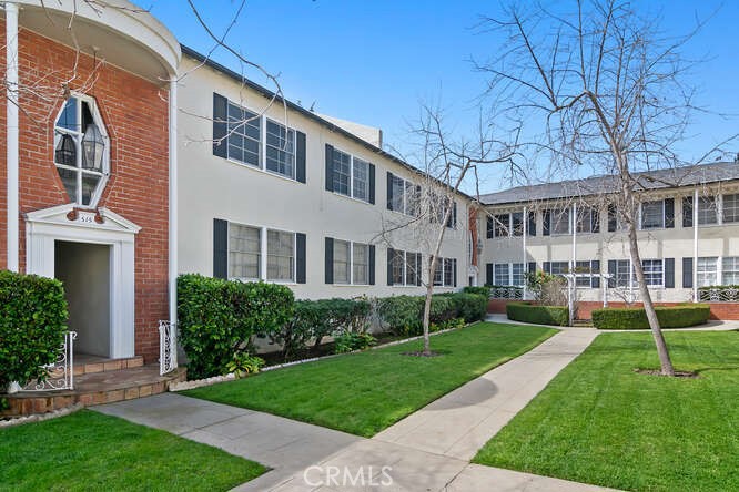 515 San Vicente D Property Photo 2