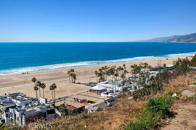 515 San Vicente D Property Photo 13