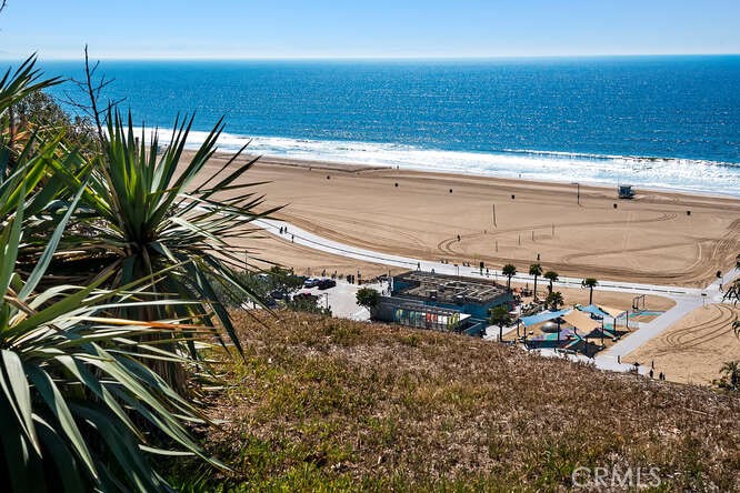 515 San Vicente D Property Photo 15