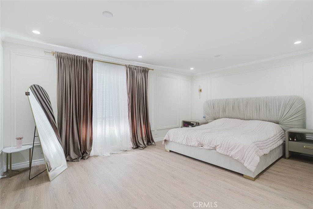 9231 1/2 Cedros Avenue Property Photo 14