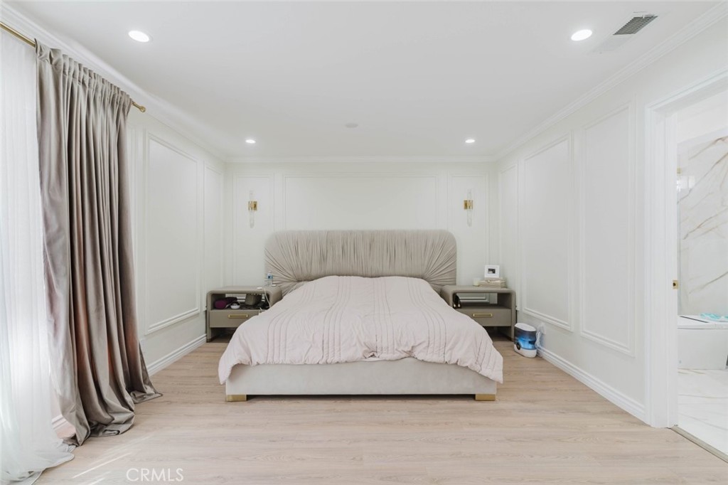 9231 1/2 Cedros Avenue Property Photo 15