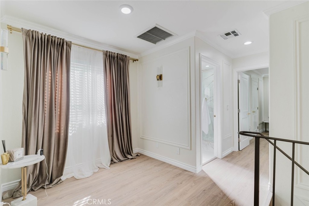 9231 1/2 Cedros Avenue Property Photo 18