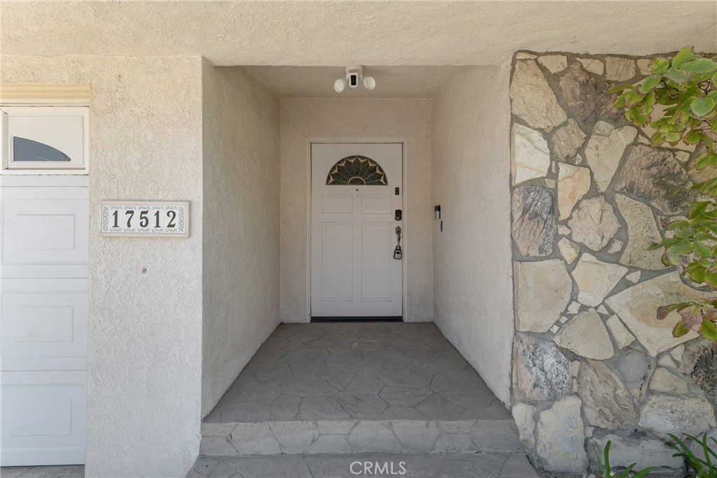 17512 Tuscan Drive Property Photo 2