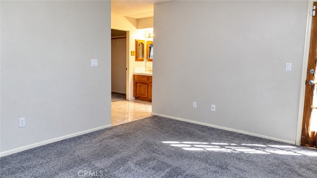 21125 Conklin Property Photo 10