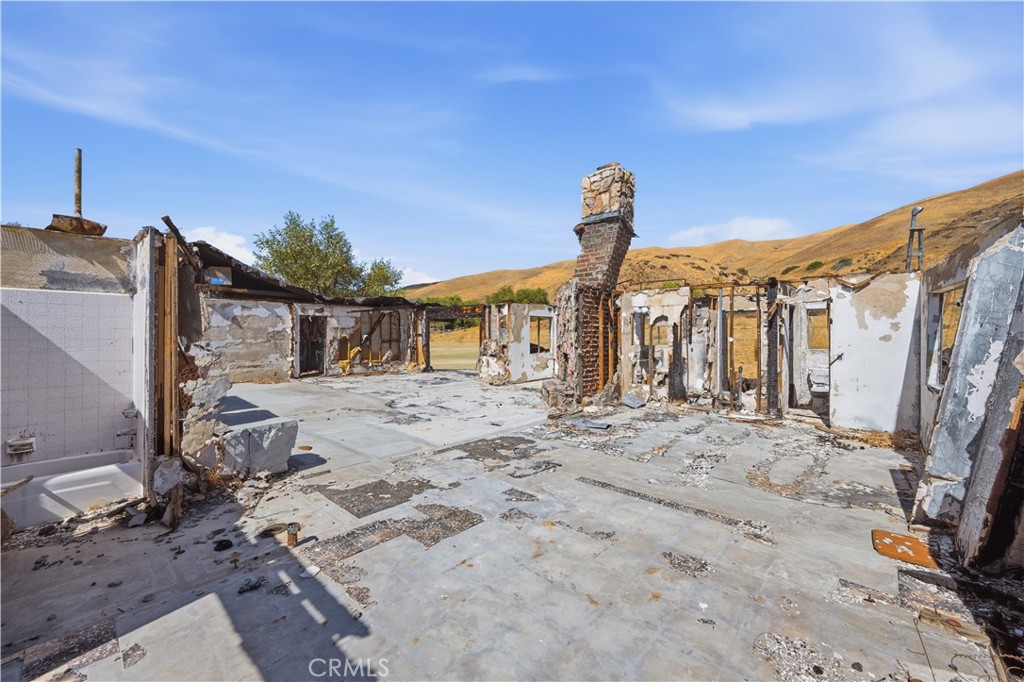 38101 Gorman Post Road Property Photo 4