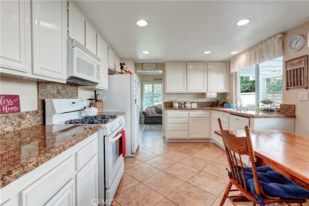 25839 Vaquero Court Property Photo 6