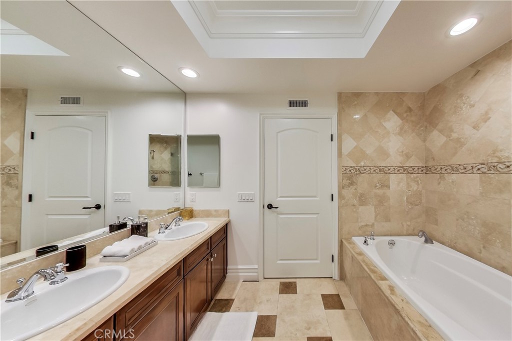 12026 201 Hoffman Street 201 Property Photo 17
