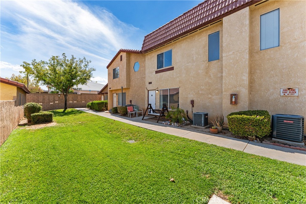 38000 17th E Property Photo 3