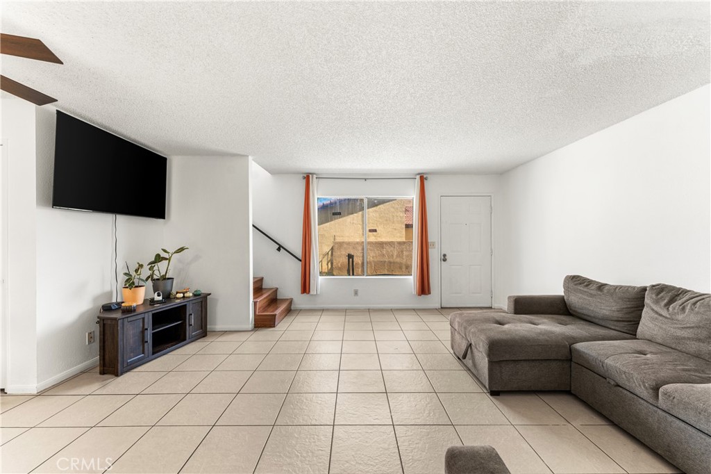 38000 17th E Property Photo 7