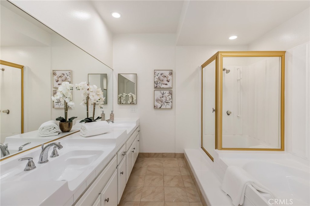 5216 Yarmouth Avenue 105 Property Photo 16