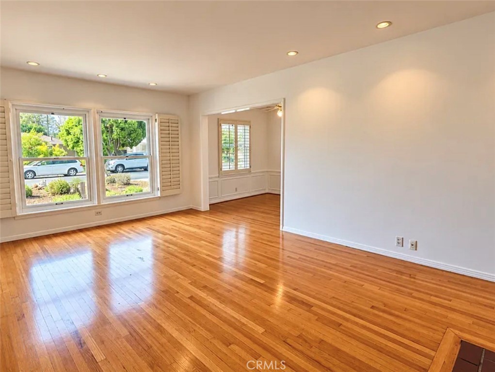 6548 Colbath Property Photo 5