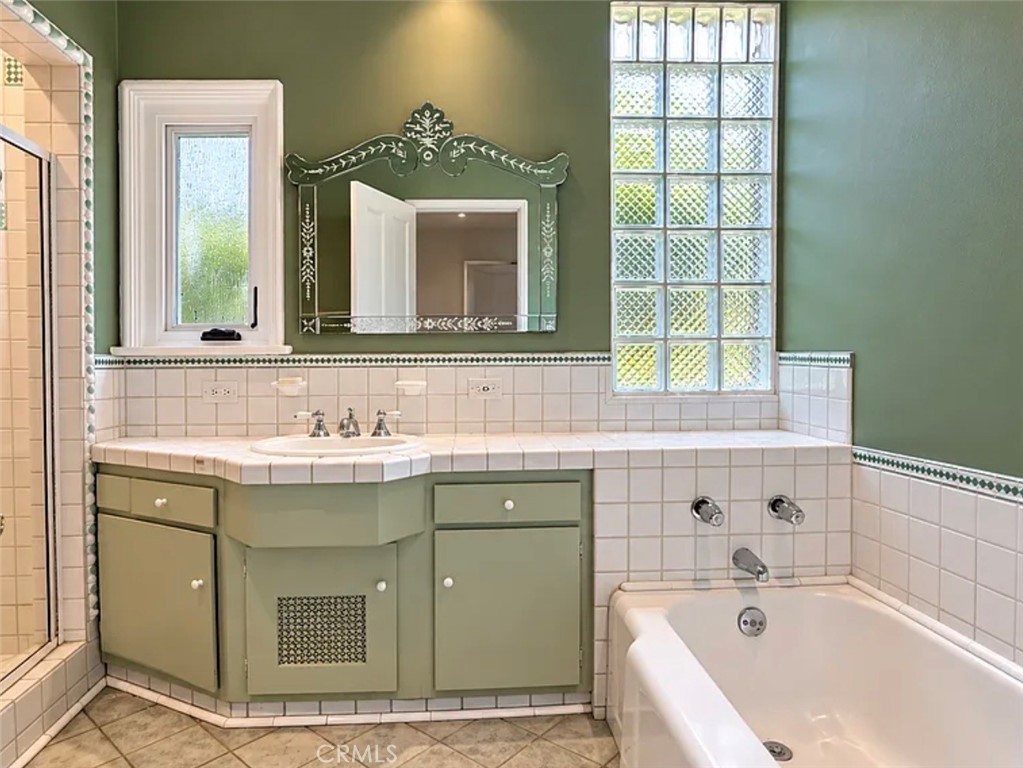 6548 Colbath Property Photo 21