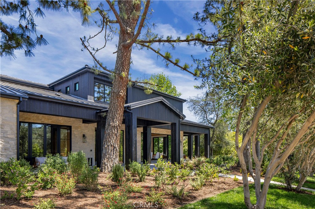 24341 Rolling View Road Property Photo 2