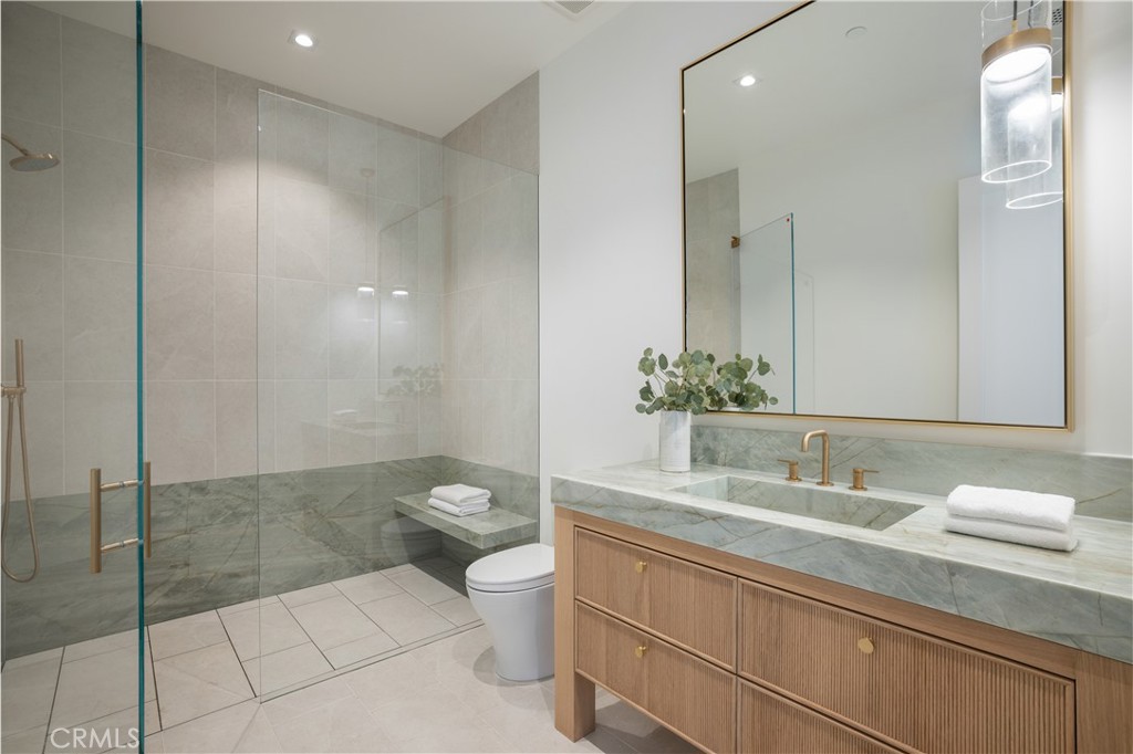 24341 Rolling View Road Property Photo 34