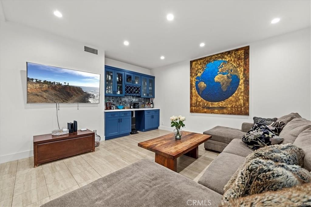 14916 Hesby Property Photo 4