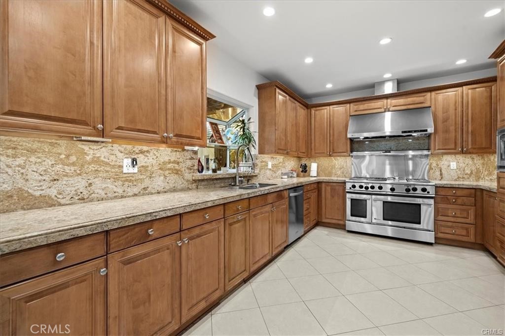 14916 Hesby Property Photo 7