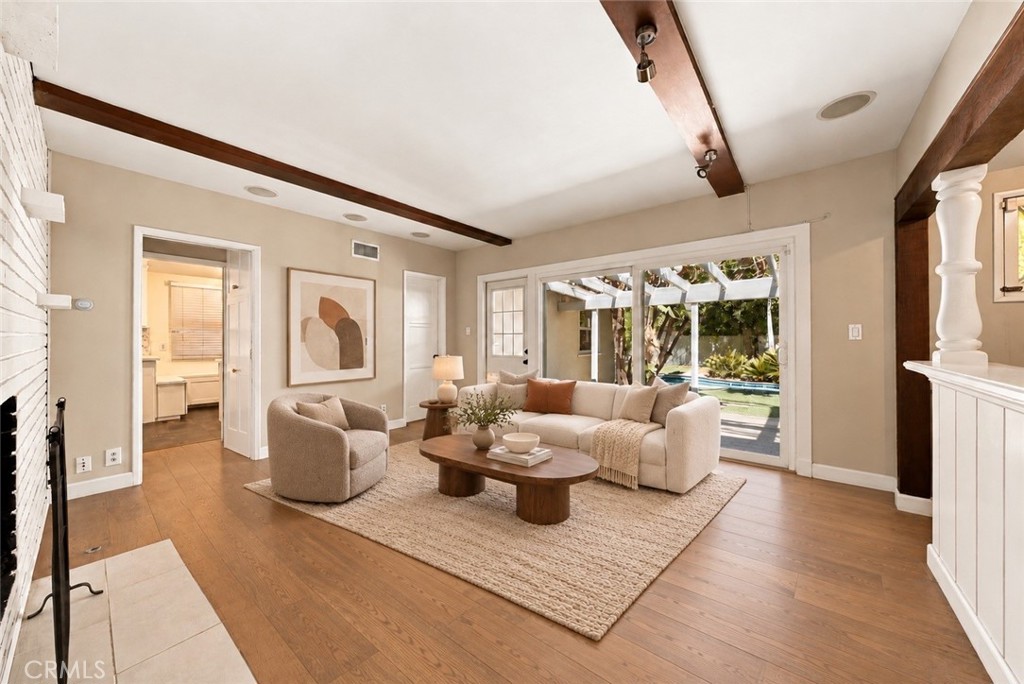 13047 Magnolia Boulevard Property Photo 20