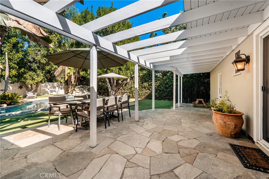 13047 Magnolia Boulevard Property Photo 35