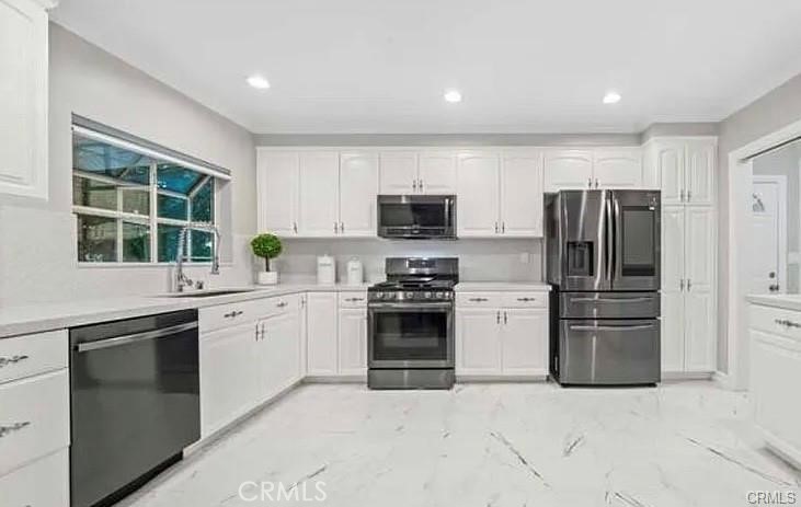 18334 Los Alimos Street Property Photo 11