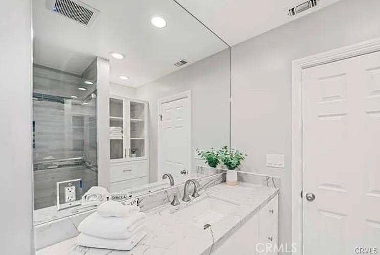 18334 Los Alimos Street Property Photo 19