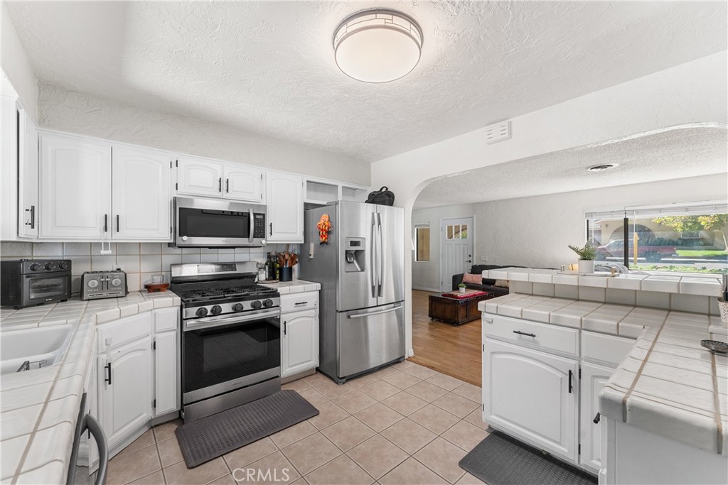 4527 W Avenue L13 Property Photo 12