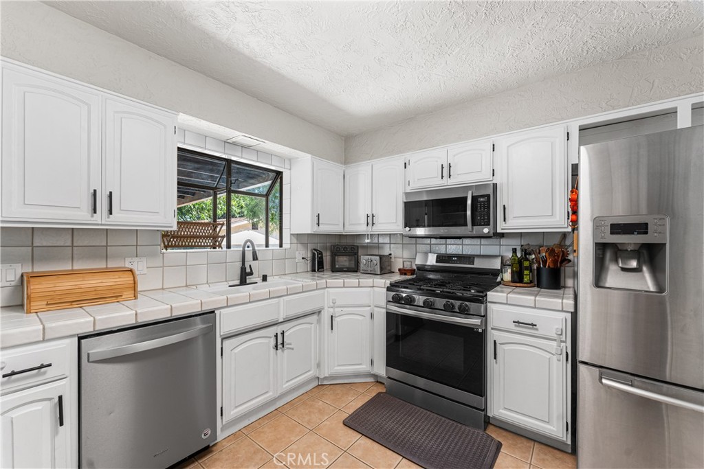 4527 W Avenue L13 Property Photo 17
