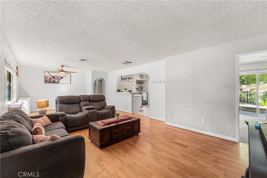4527 W Avenue L13 Property Photo 29