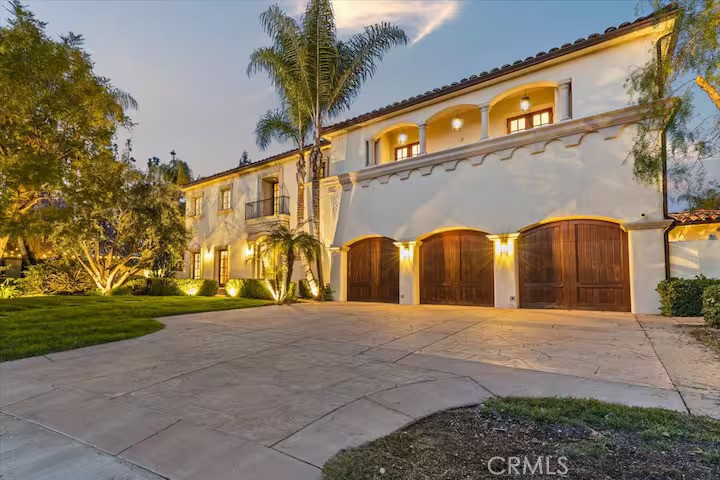 5010 Serena Property Photo 4
