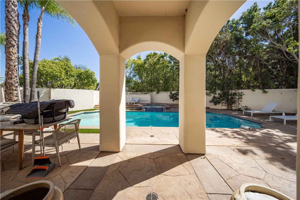 5010 Serena Property Photo 7
