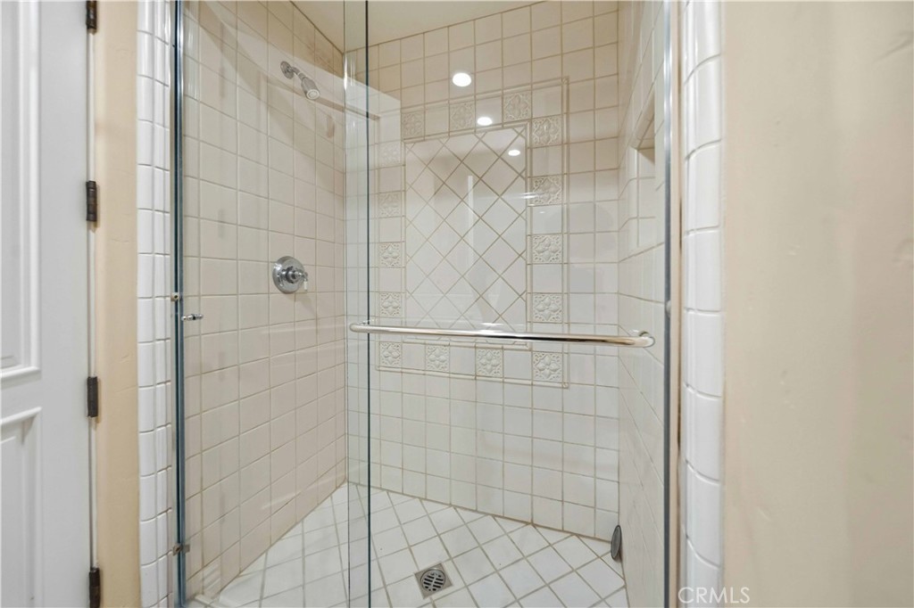 5010 Serena Property Photo 38