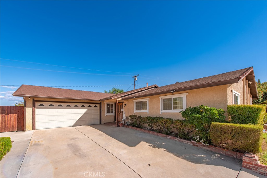 856 Moffatt Circle Property Photo 2