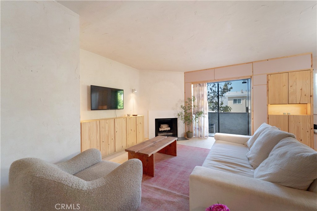8516 Cadillac Avenue 8 Property Photo 3