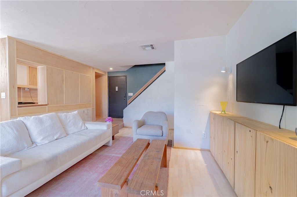 8516 Cadillac Avenue 8 Property Photo 4