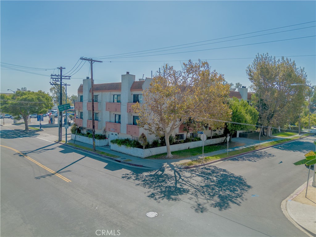 8516 Cadillac Avenue 8 Property Photo 29