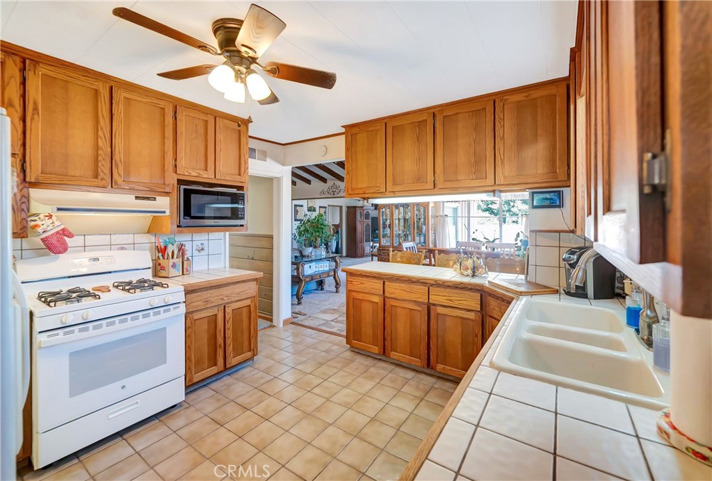 2561 W Avenue K Property Photo 12