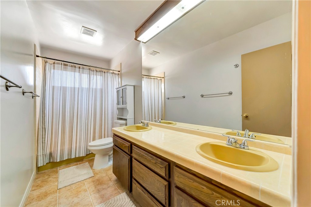 2561 W Avenue K Property Photo 34
