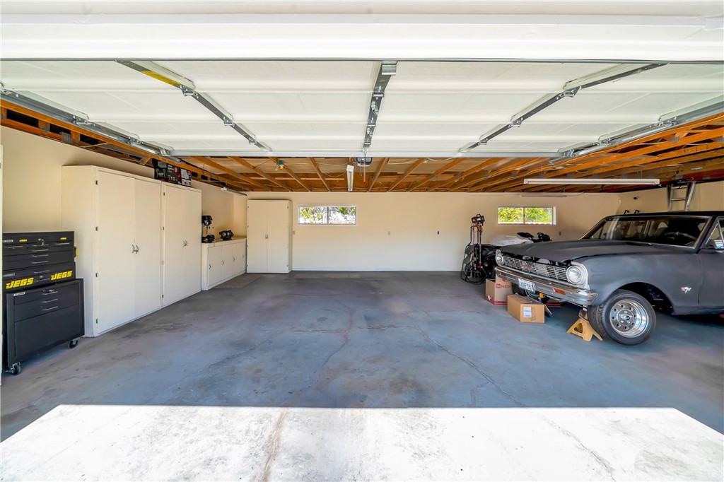 2561 W Avenue K Property Photo 56