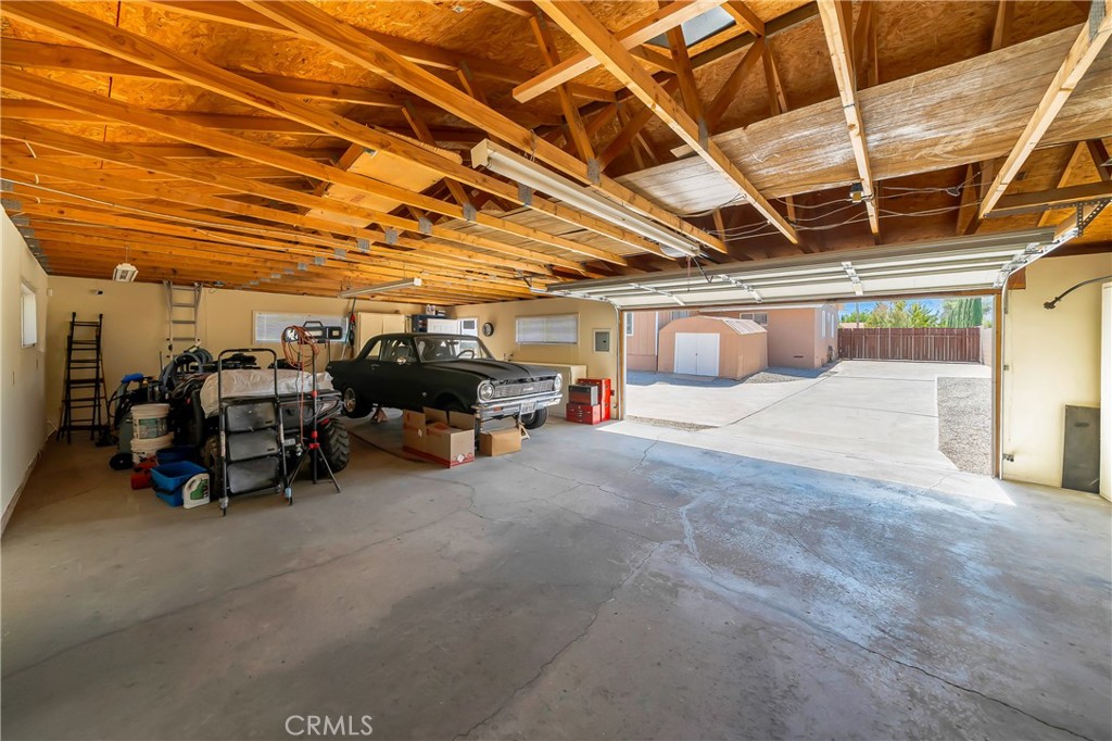 2561 W Avenue K Property Photo 57