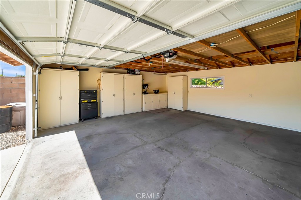 2561 W Avenue K Property Photo 58
