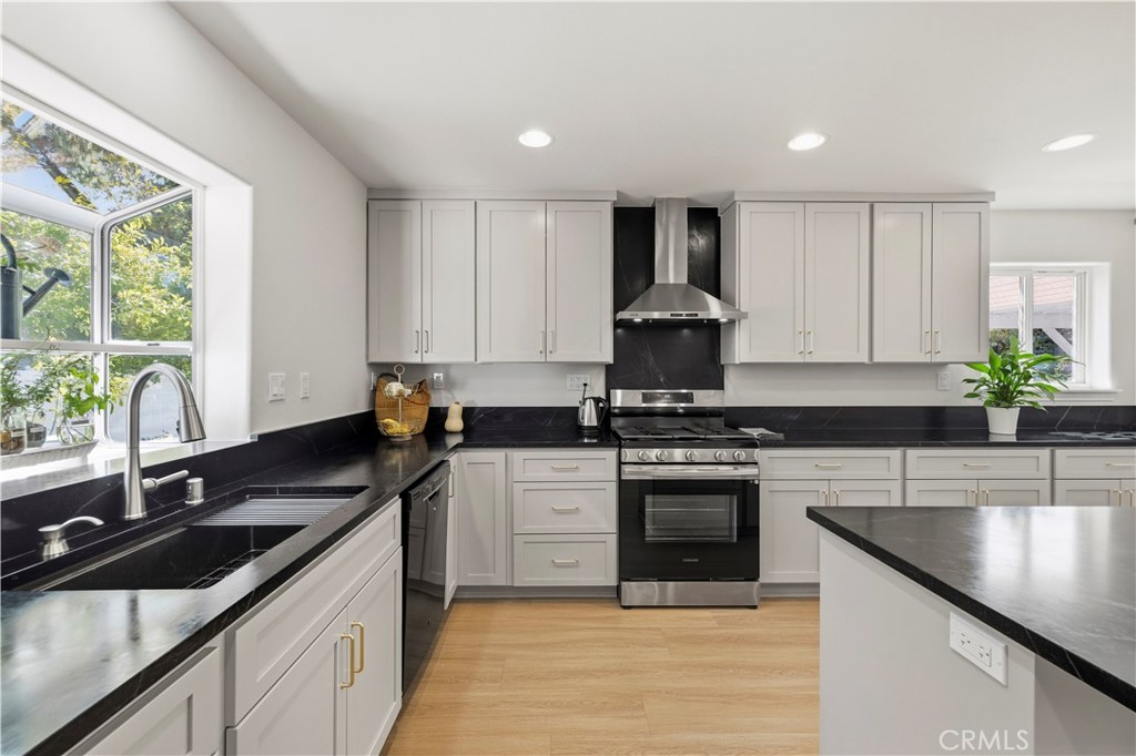 28628 Applewood Lane Property Photo 17