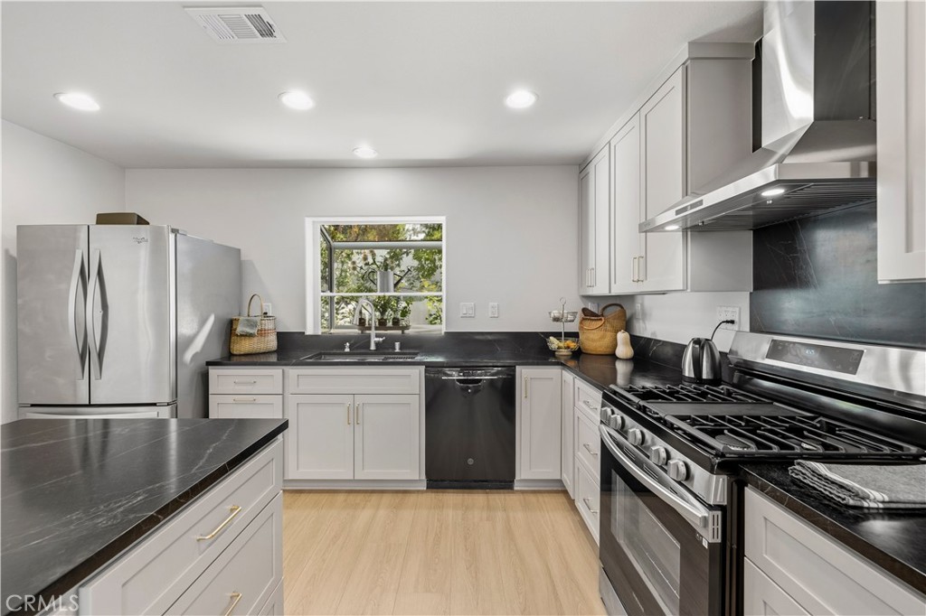 28628 Applewood Lane Property Photo 22