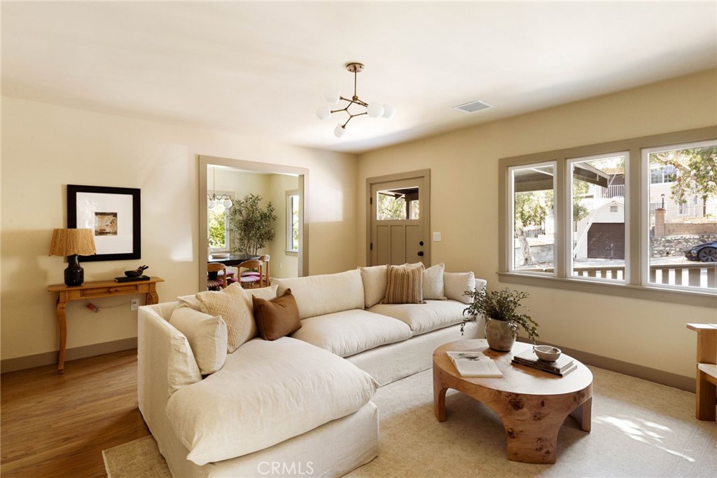 4719 Wiota Street Property Photo 5