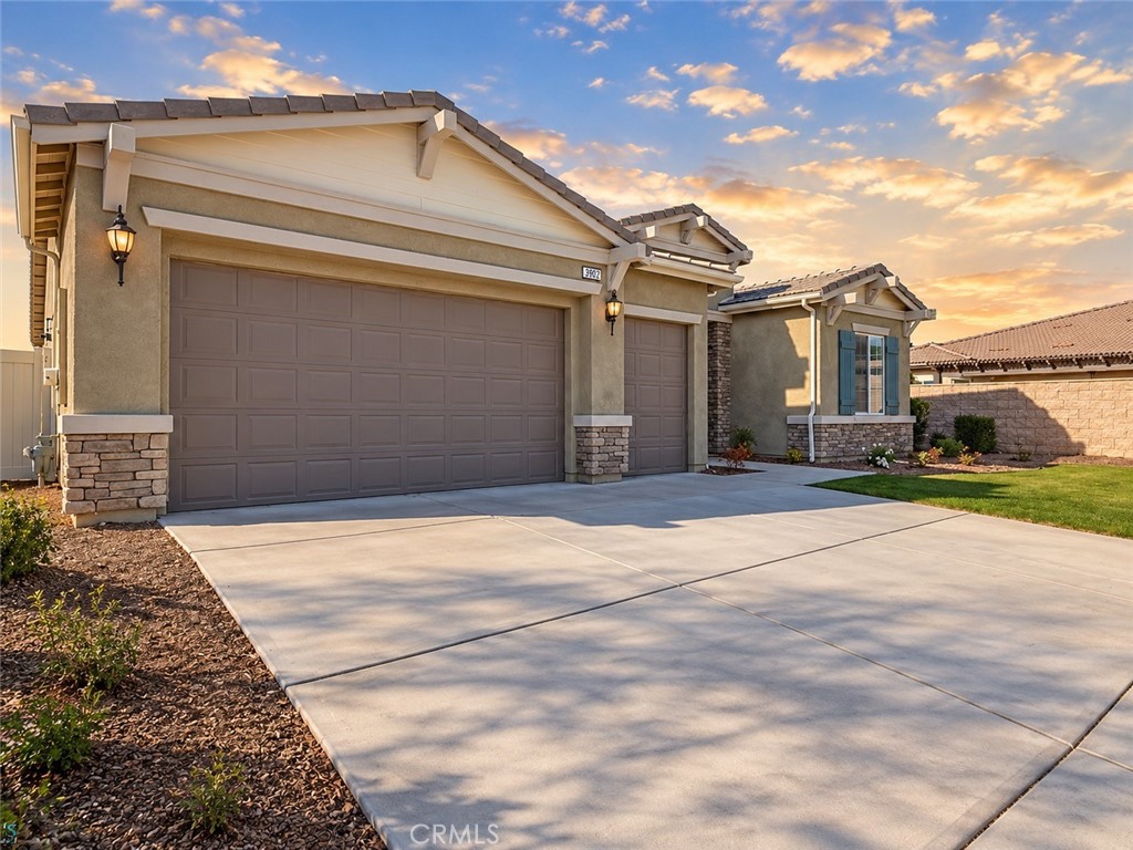 9902 Torin Court Property Photo 3
