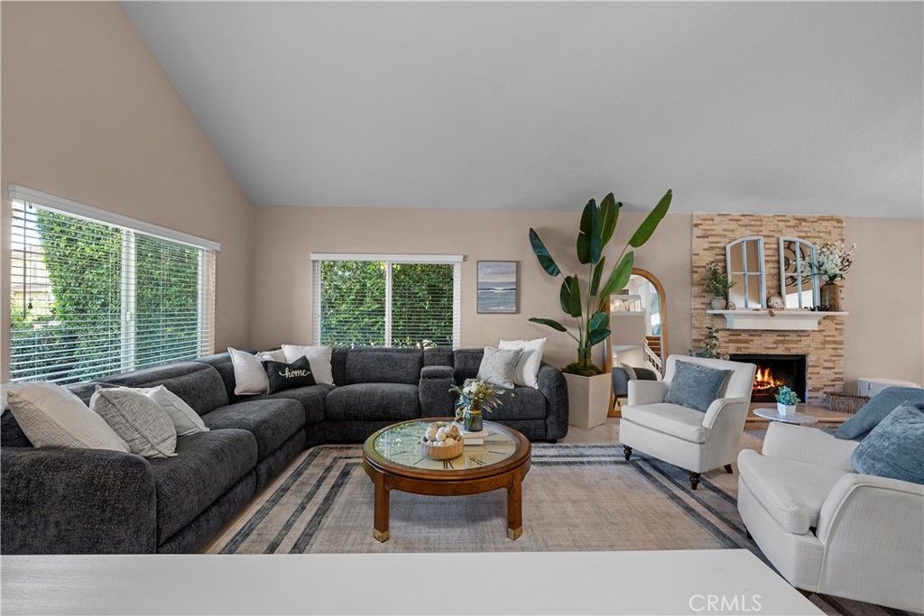 24521 Skyridge Drive Property Photo 4