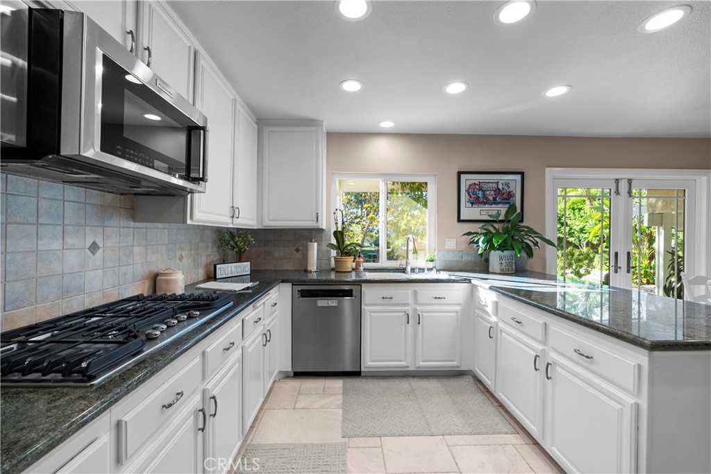24521 Skyridge Drive Property Photo 18
