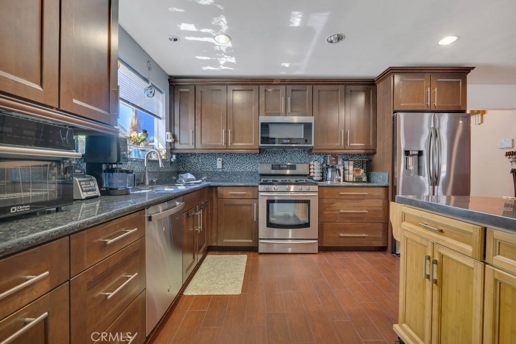 6646 Berquist Property Photo 10