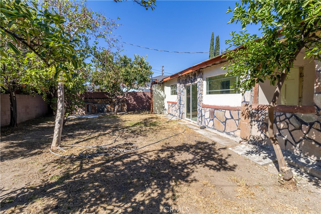 11465 Amboy Ave. Property Photo 1